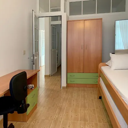 Beach Apartment شقة *